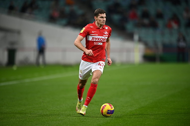 Футболист "Спартака" Зобнин подал иск к застройщику на 4 млн руб 