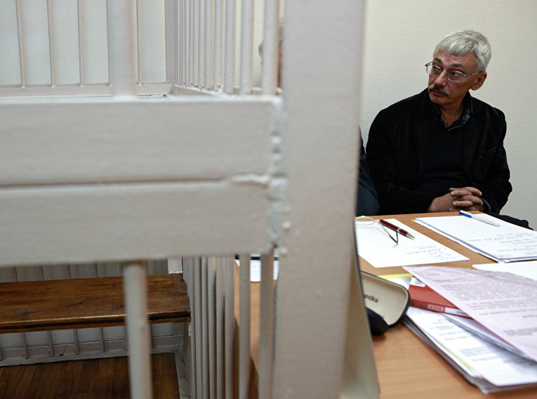 Мосгорсуд признал законным приговор сопредседателю "Мемориала" Орлову 