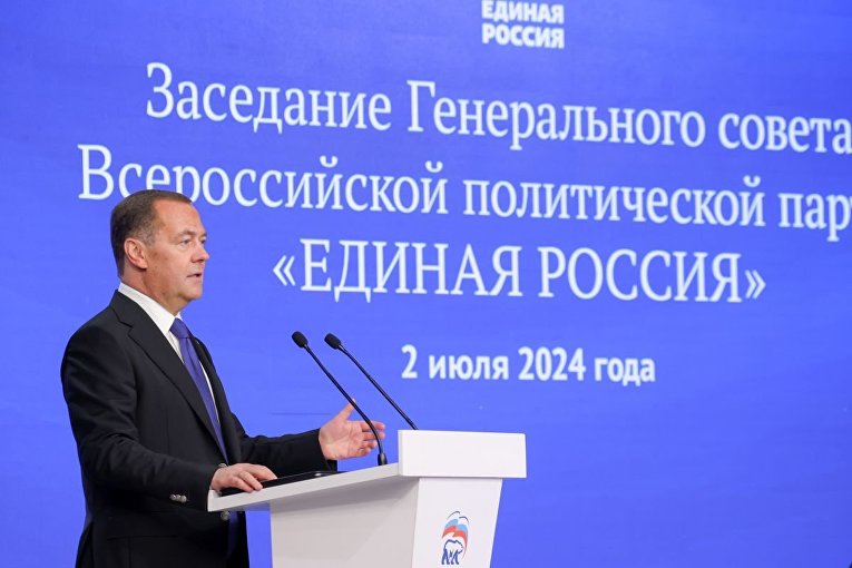 "Единая Россия" выдвинет на выборы разного уровня более 300 участников СВО 